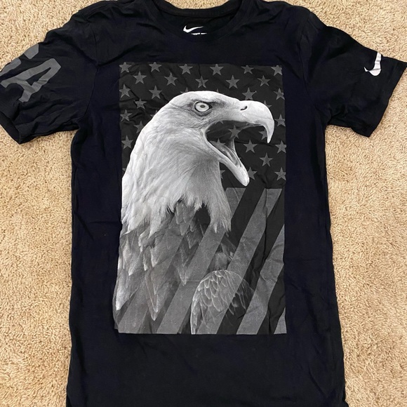 Boys Nike small tee-shirt - Picture 1 of 5